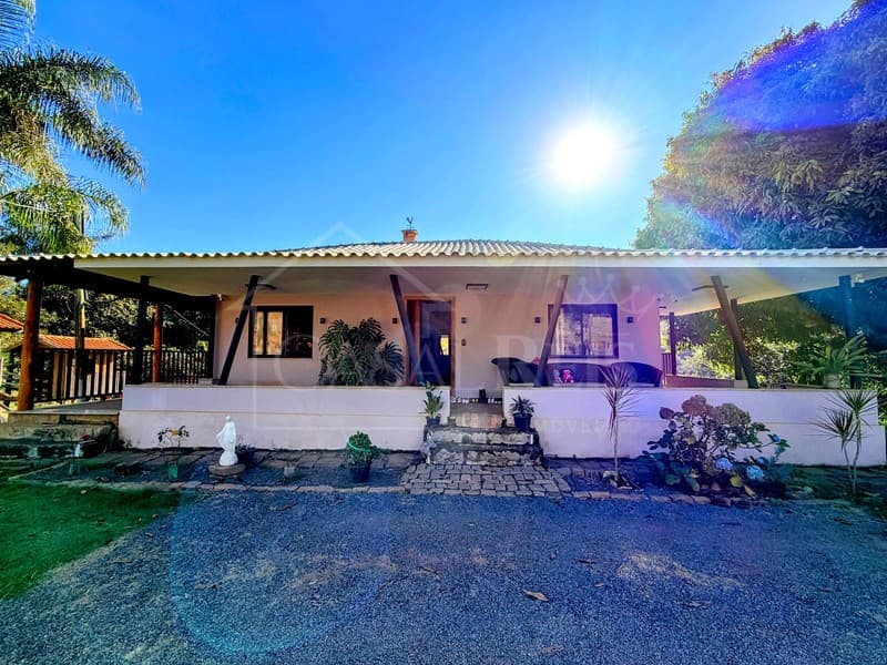Fachada de casa com var