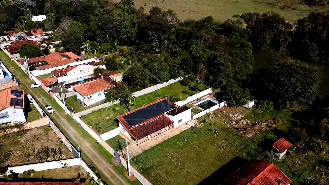 Vista aérea de casas com