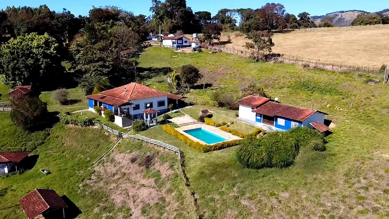 Vista aérea de propriedade rural